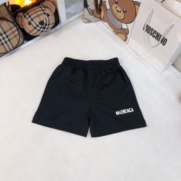 Balenciaga ハイブランド 子供の服 tシャツ半パンツ 上下セット 偽物 キッズ服 バレンシアガブランド 子供用tシャツ 高品質 ブランド 服 コピー 半袖シャツ 激安パロディ