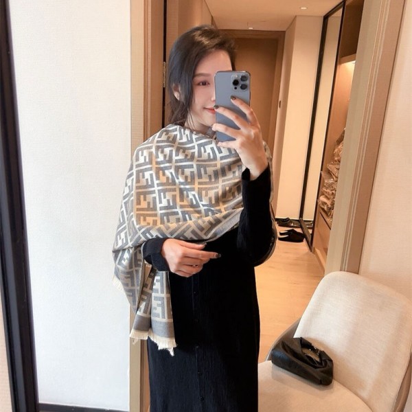 フェンディ 大判ショール 暖かい春秋 スカーフ Fendi ブランド ストール ファッション 使い心地よいファッション ふさ飾り 男女兼用 ギフト男女兼用 リバーシブルマフラー 肩掛け