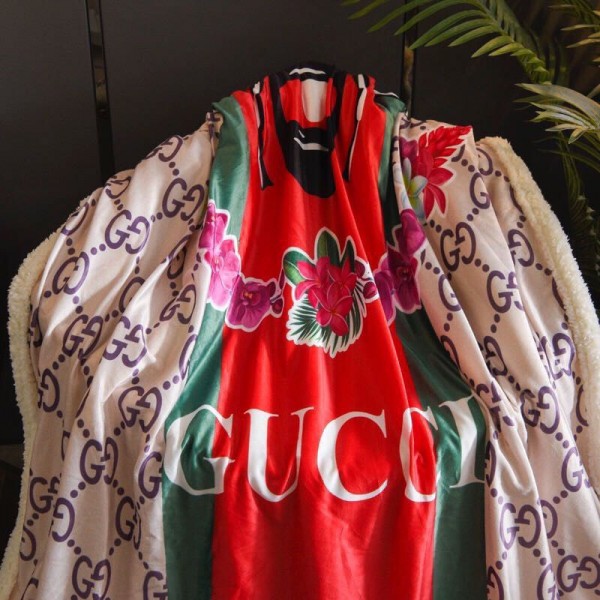 Gucci グッチ激安ブランドパロディ寝具保温防寒 旅行 昼寝毛布 ブランケット 寝具ブランド掛け布団高級感あり 掛け毛布 肩掛け 着る毛布 プレゼント 秋冬用 洗える 防寒 エアコン対策 通年使用