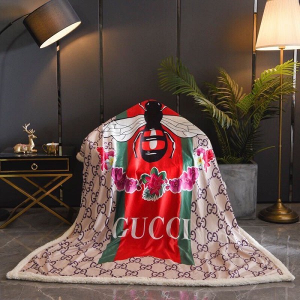 Gucci グッチ激安ブランドパロディ寝具保温防寒 旅行 昼寝毛布 ブランケット 寝具ブランド掛け布団高級感あり 掛け毛布 肩掛け 着る毛布 プレゼント 秋冬用 洗える 防寒 エアコン対策 通年使用