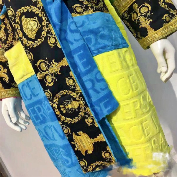 ヴェルサーチ バスローブ 綿100% タオル生地 メンズ レディース ブランド VERSACE 部屋着 ガウン ルームウェア 優しい肌触り 男女兼用 ホテル お風呂上り 吸水 速乾 保温 バス用品 