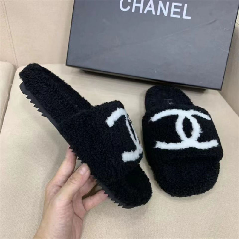 Chanel ボアスリッパ